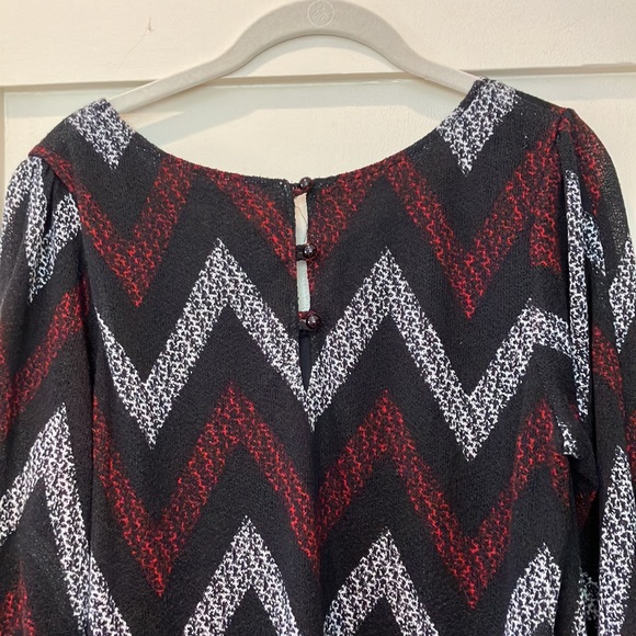 Nice dress only used twice. 35 inches long. With lining underneath. Soft touch - Picture 2 of 5